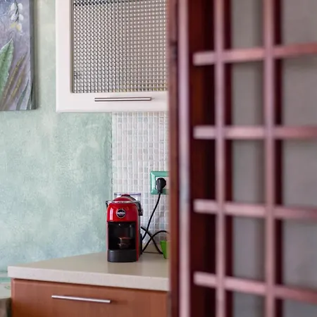 Roccabianca & ゲストハウス スティンティーノ