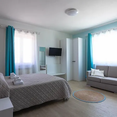 Roccabianca Rooms&studios Affittacamere *