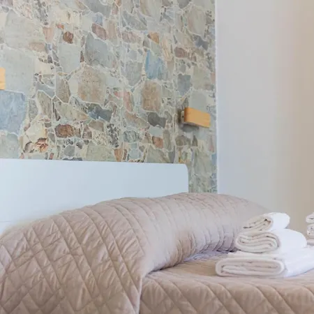 Roccabianca Rooms&studios Affittacamere *