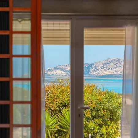 Roccabianca Rooms&studios Affittacamere *