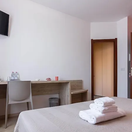 Affittacamere Roccabianca Rooms&studios *