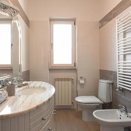 Roccabianca Rooms&studios Affittacamere 3*